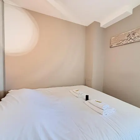 L'ecrin Urbain Chic Et Lumineux Avec Balcon Реймс